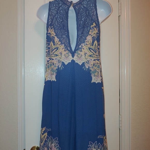 Lacy top - Picture 2 of 3